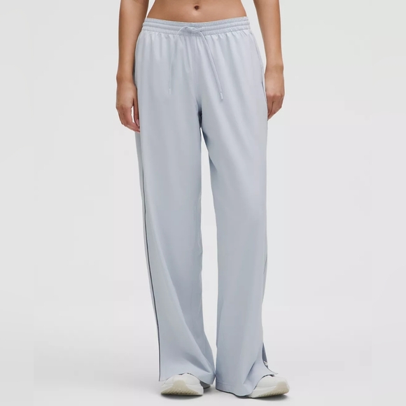 NWT Lululemon Court Rival Wide-Leg Track Pant Reg Starch Blue/Solar Grey Sz 14 - Picture 1 of 16